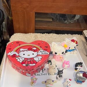 Hello Kitty Heart-Shaped Playset with Figures